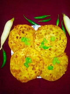 मूली के पराठे (Mooli ke parathe recipe in Hindi) रेसिपी मुख्य फोटो