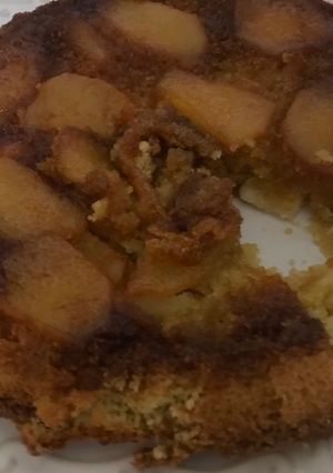 Una foto de Tarta de peras 🍐 invertida