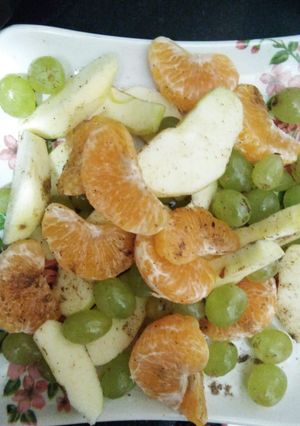 A picture of Fruit chaat.