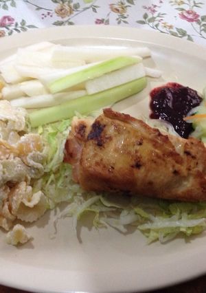 Una foto de Pechugas de pollo acompañadas de salsa de zarzamora y chipotle