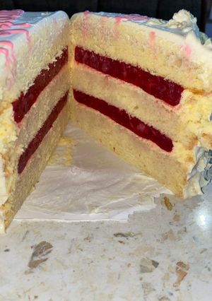 Фото Бенто тортик з полуничним конфі.