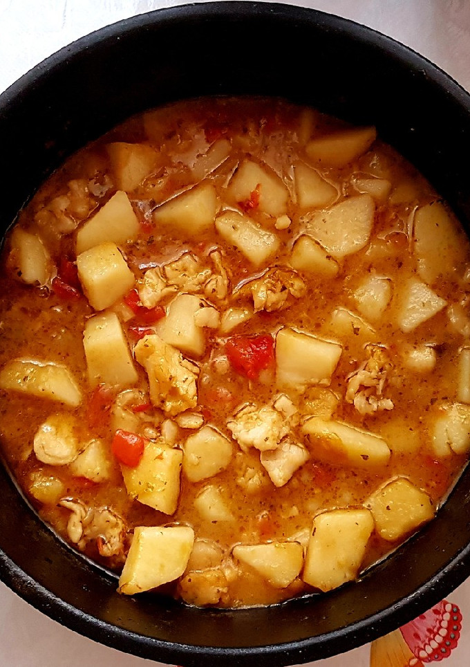 Una foto de Patatas guisadas con merluza
