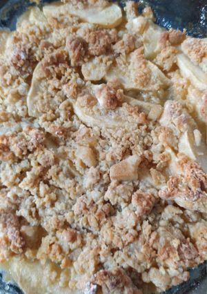 Una foto de Torta súper simple de manzana ideal para acompañar helados!!!