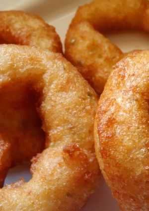 મેંદુવડા (Meduvada Recipe In Gujarati) રેસીપી મુખ્ય ફોટો