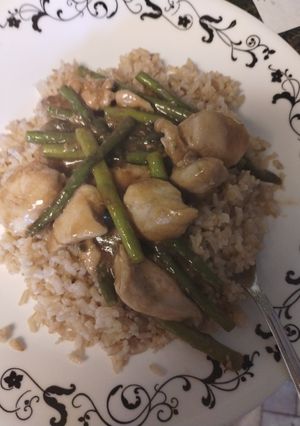 A picture of Chicken and Asparagus Lemon Stir Fry GF DF.