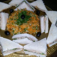 A picture of Tuna sandwiches.