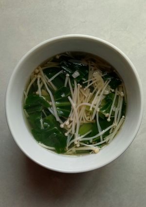 Foto resep Sup Jamur Enoki dan Pakcoy