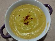 Una foto de crema de arvejas