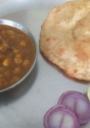 फ्राईड पुड़ी विथ जिरो ऑयल छोले रेसिपी मुख्य फोटो