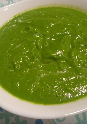 Una foto de Gazpacho de pepinos y espinaca en Thermomix TM21