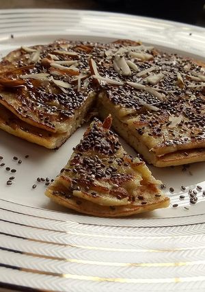 A picture of Oats banana pan cake.