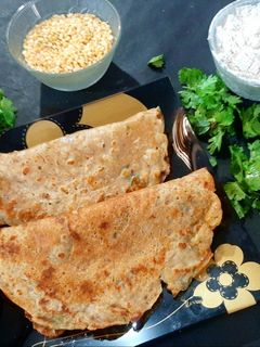 आटा मूंग दाल चीला (Aata Moong dal cheela recipe in hindi) रेसिपी मुख्य फोटो