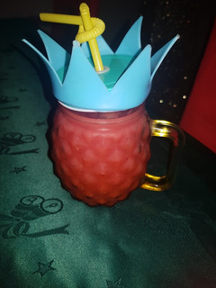 Una foto de Batido de frutilla y piña....🍍🍓🍓