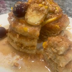 A picture of Banana and oatmeal pancake.