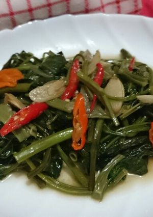 Foto resep 69.Kangkung cah polos