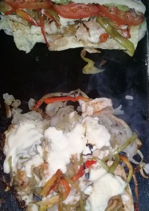 Una foto de Lomito de pollo super cargado