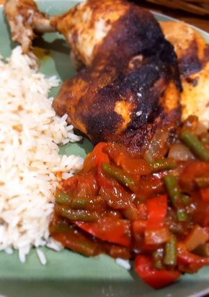 A picture of Sig's Spicy Tomato and Green Bean Sauce with Chicken.
