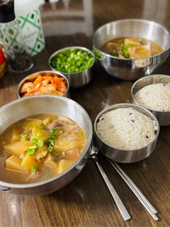 A picture of Korean Beef and Radish soup.