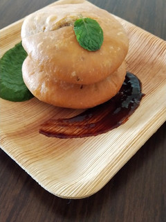 A picture of Chickpeas Kachori.
