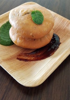 A picture of Chickpeas Kachori.