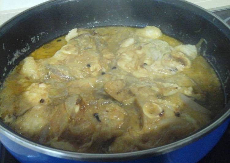 Atún Encebollado
