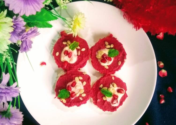 How to Make Favorite Beetroot hummus crostini