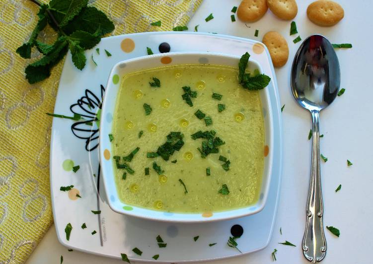 Zucchini in crema alla menta (Crema de calabacín a la hierbabuena) en Mambo