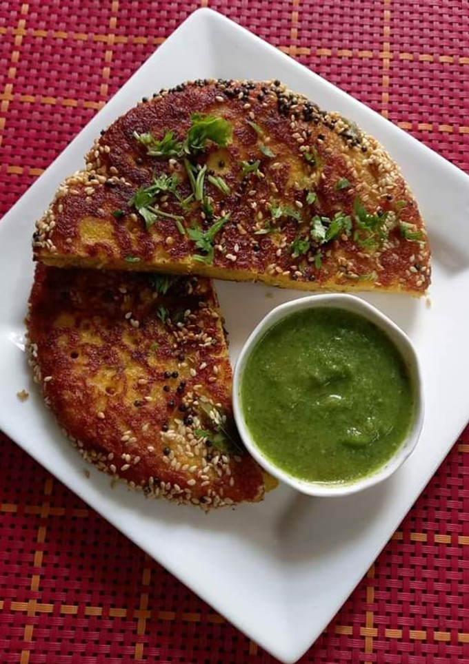 पैन पिज़्ज़ा (pan pizza recipe in Hindi) रेसिपी मुख्य फोटो