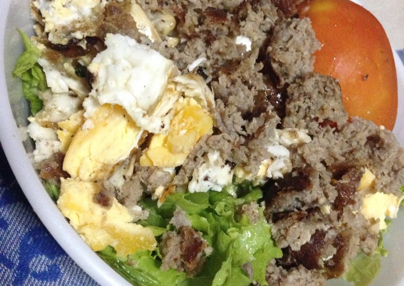 Salad ideas with sausage (Filipino Longganisa) and eggs