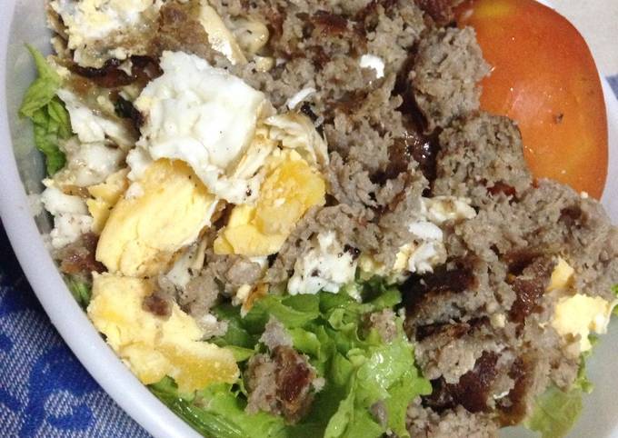 Recipe of Speedy Salad Idea with Sausage Link (Filipino Longganisa) &amp; Egg