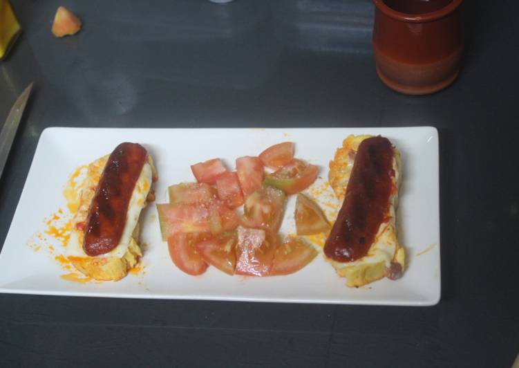 Chorizos con pastel de pan y jamón