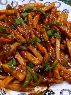 हनी चिली पोटैटो (honey chilli potato recipe in Hindi) रेसिपी मुख्य फोटो