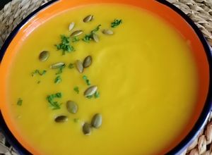 Foto principal de Crema de apio, puerro y calabaza
