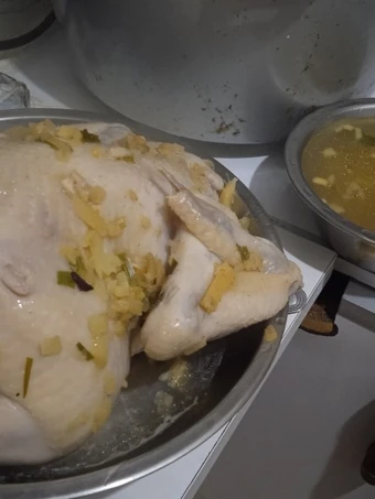 Langkah Mudah untuk Membuat Resep  Kukus Ayam Utuh Bumbu Asin yang Bikin Ngiler, Lezat Sekali