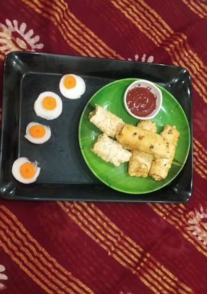 A picture of Potato spring onion papad roll.