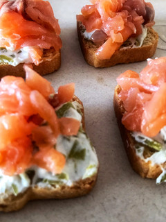 Una foto de Canapés de salmón