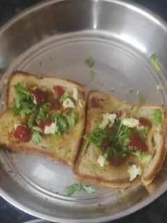 பீட்சா சாண்ட்விச் (Pizza sandwich recipe in tamil) செய்முறை முக்கிய புகைப்படம்