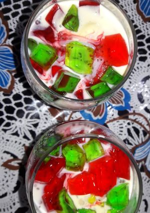 A picture of Fruit Trifle.