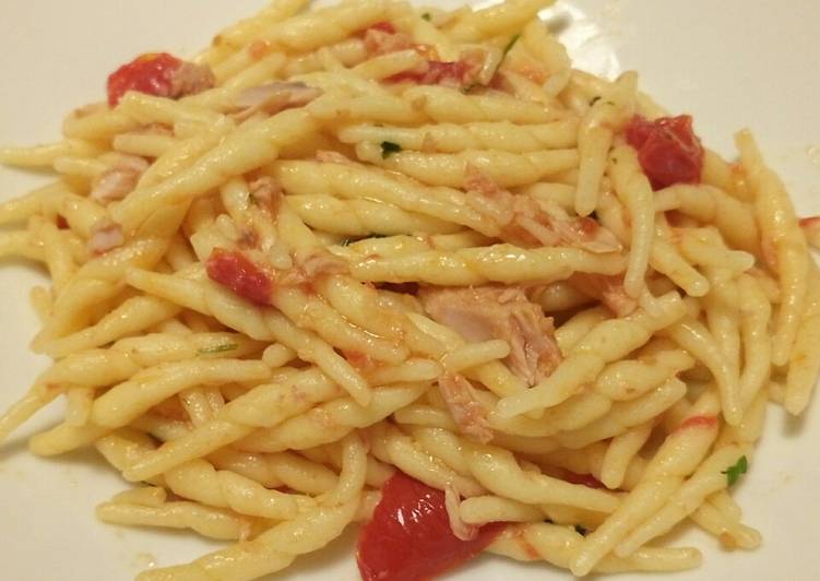 How to Make Any-night-of-the-week Trofie con tonno e pomodorini
