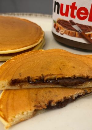 Nutellával töltött amerikai palacsinta recept fotója