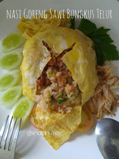 Foto resep Nasi Goreng Sawi Bungkus Telur