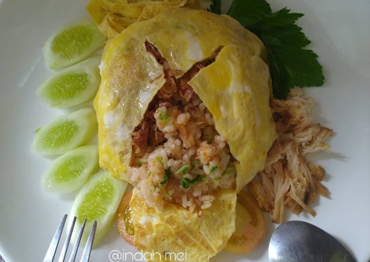 Nasi Goreng Sawi Bungkus Telur
