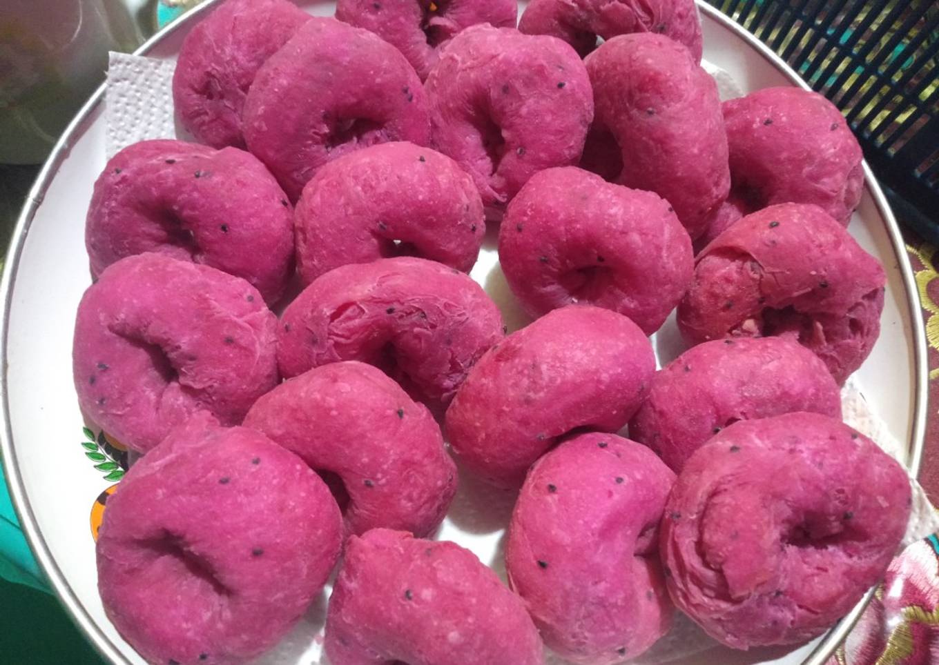 Donat Buah Naga Frozen