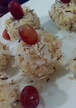 A picture of Coconut Laddo.