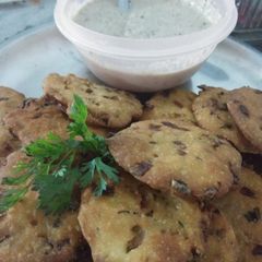 A picture of Crispy maddur vada.