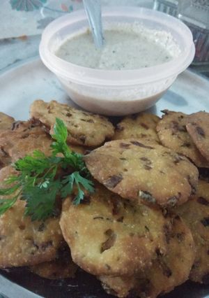 A picture of Crispy maddur vada.