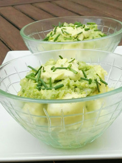 Una foto de Ensalada de yuca y aguacate con mayonesa de hierbabuena