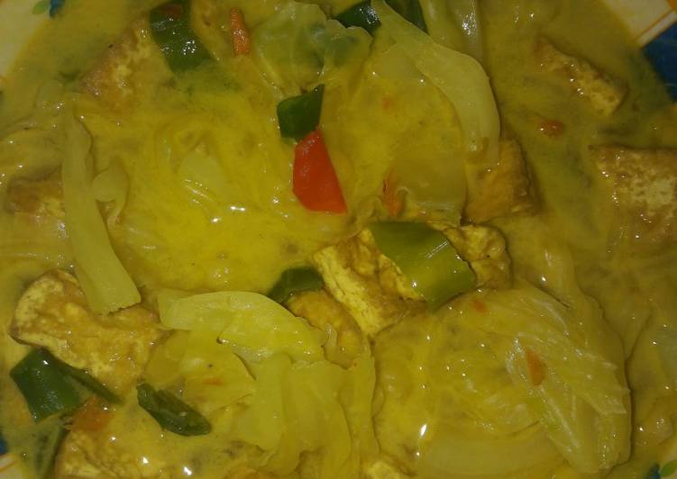 Tahu sayur kol kuah santan pedas