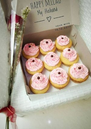 Foto resep Simple Vanilla Cupcake Special Milad Segala Usia