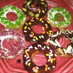 A picture of Suji donuts.